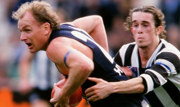 180606_king620.png Clinton King tackles Craig Bradley during Collingwood's loss to Carlton in round 21, 1998. - Collingwood,Collingwood Magpies